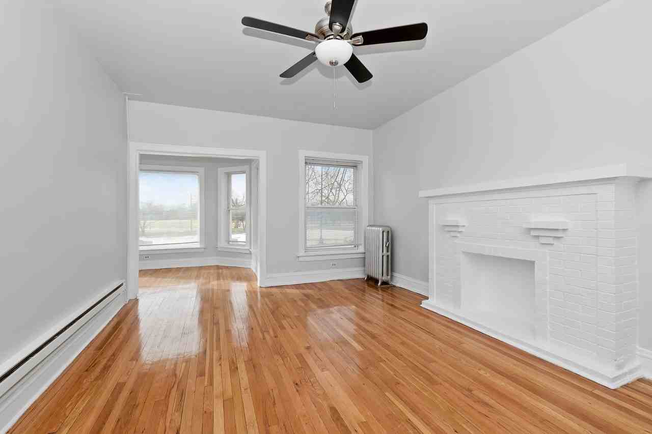 11201 S. King Drive - Photo 4 of 12