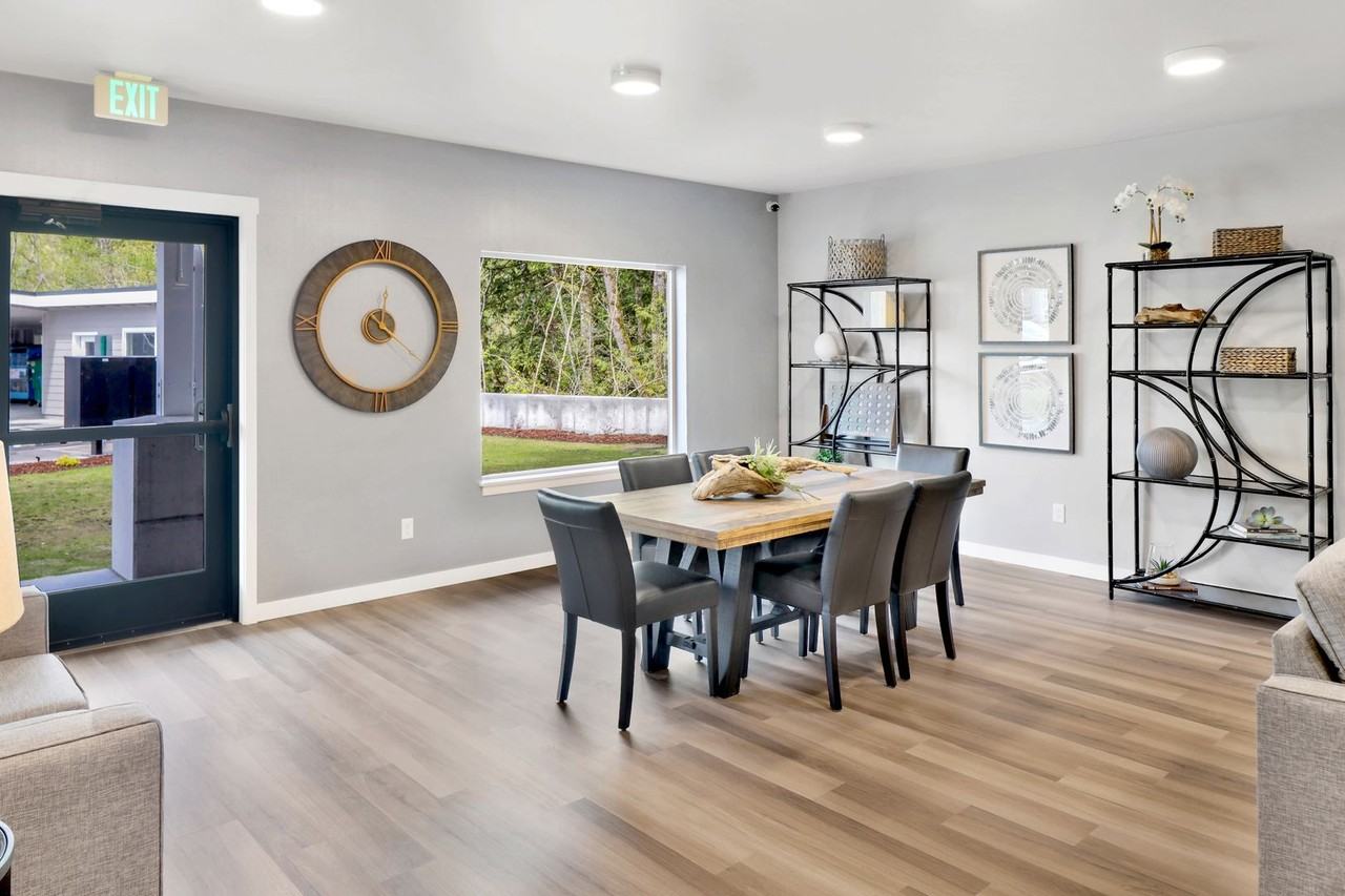 Beautiful Brand - Photo 7 of 50