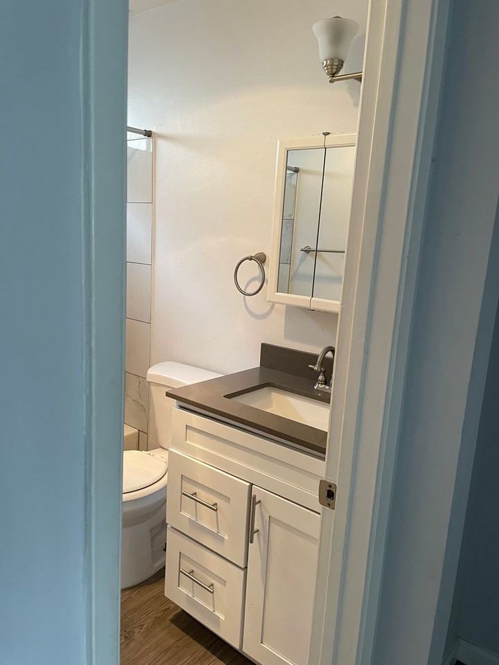2520 17th St - Photo 4 of 17