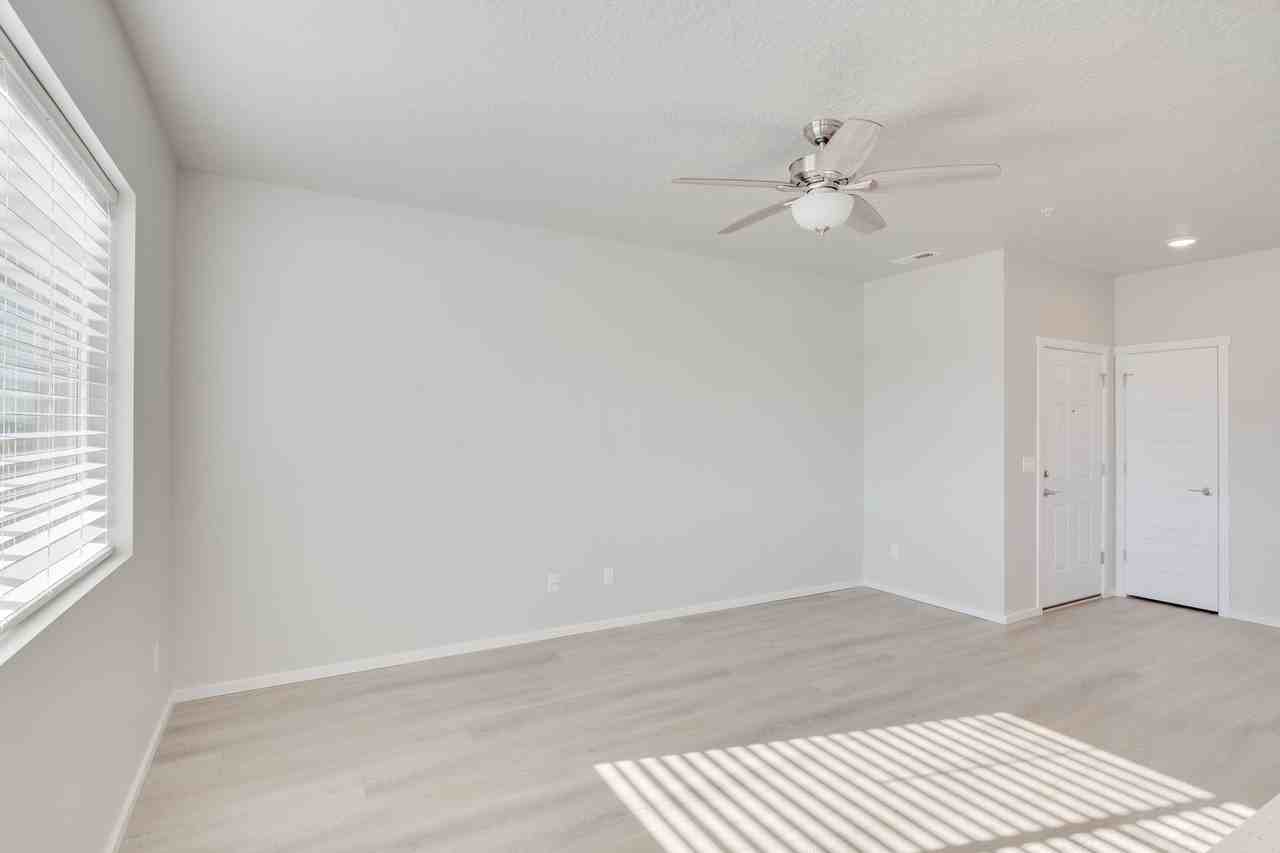 Jump Creek Apartments - Photo 4 of 22