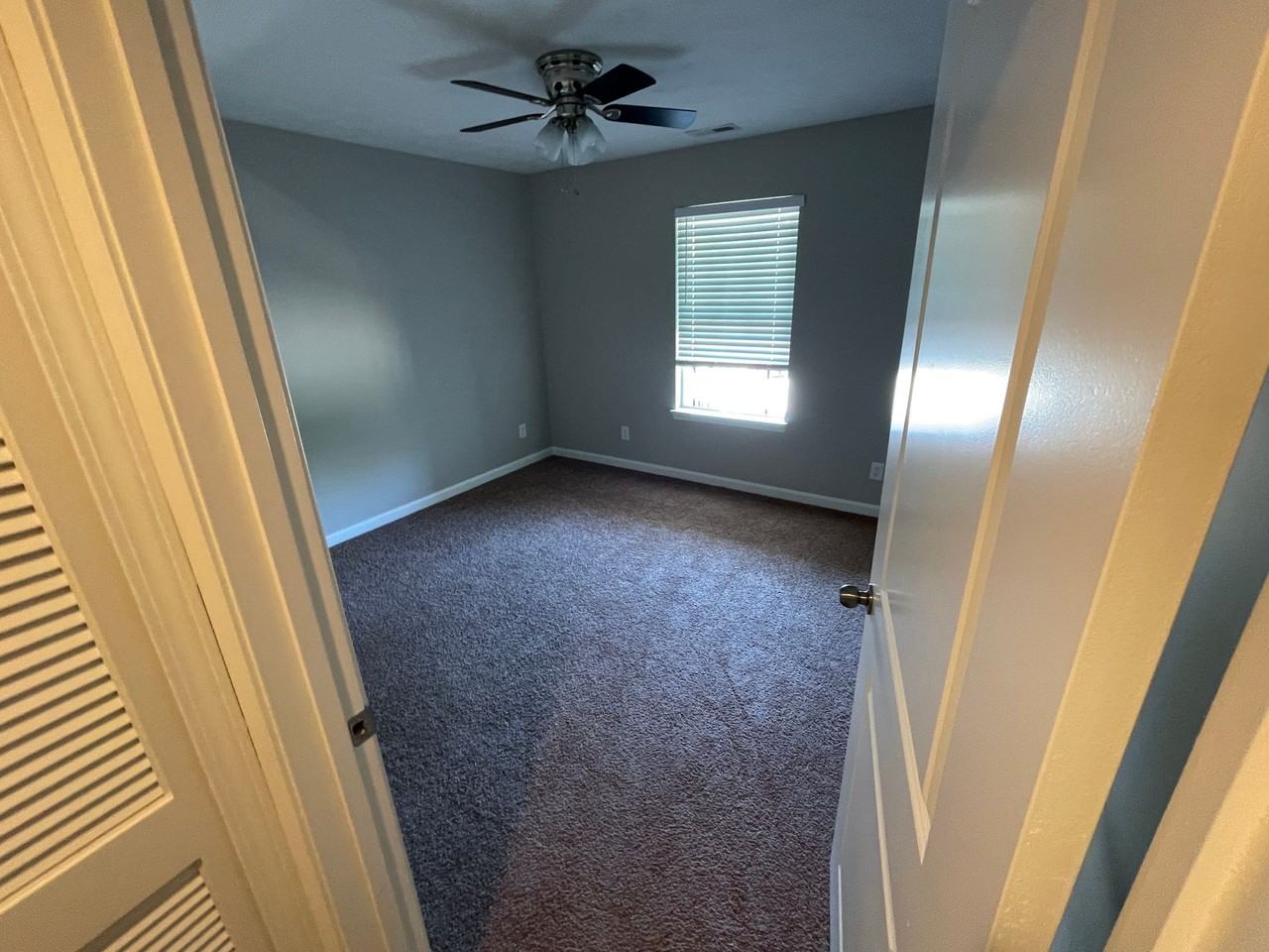 Six Mile Lane Apartments - Photo 3 of 9