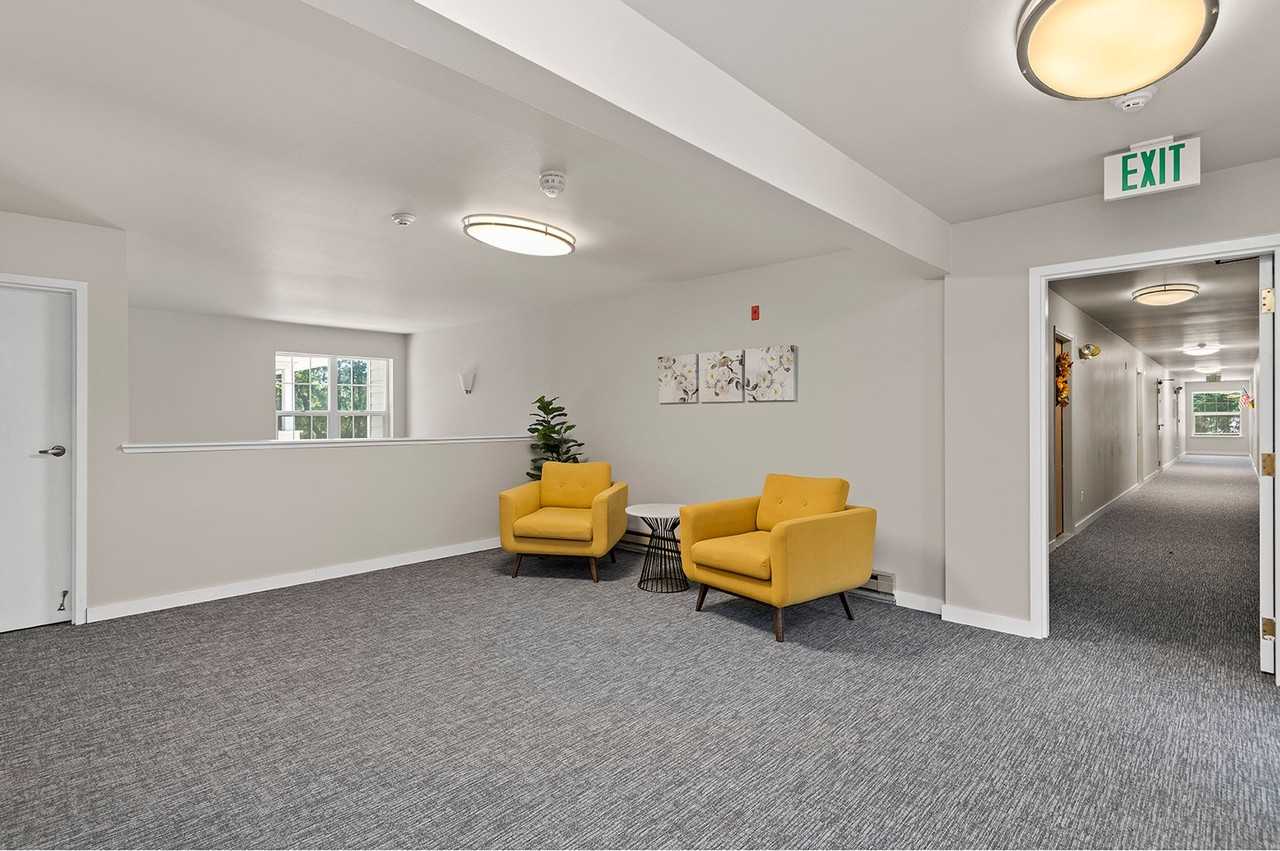 Wavied $250 Amin Fee | Fira Apartments | Gig Harbor, WA - Photo 3 of 12