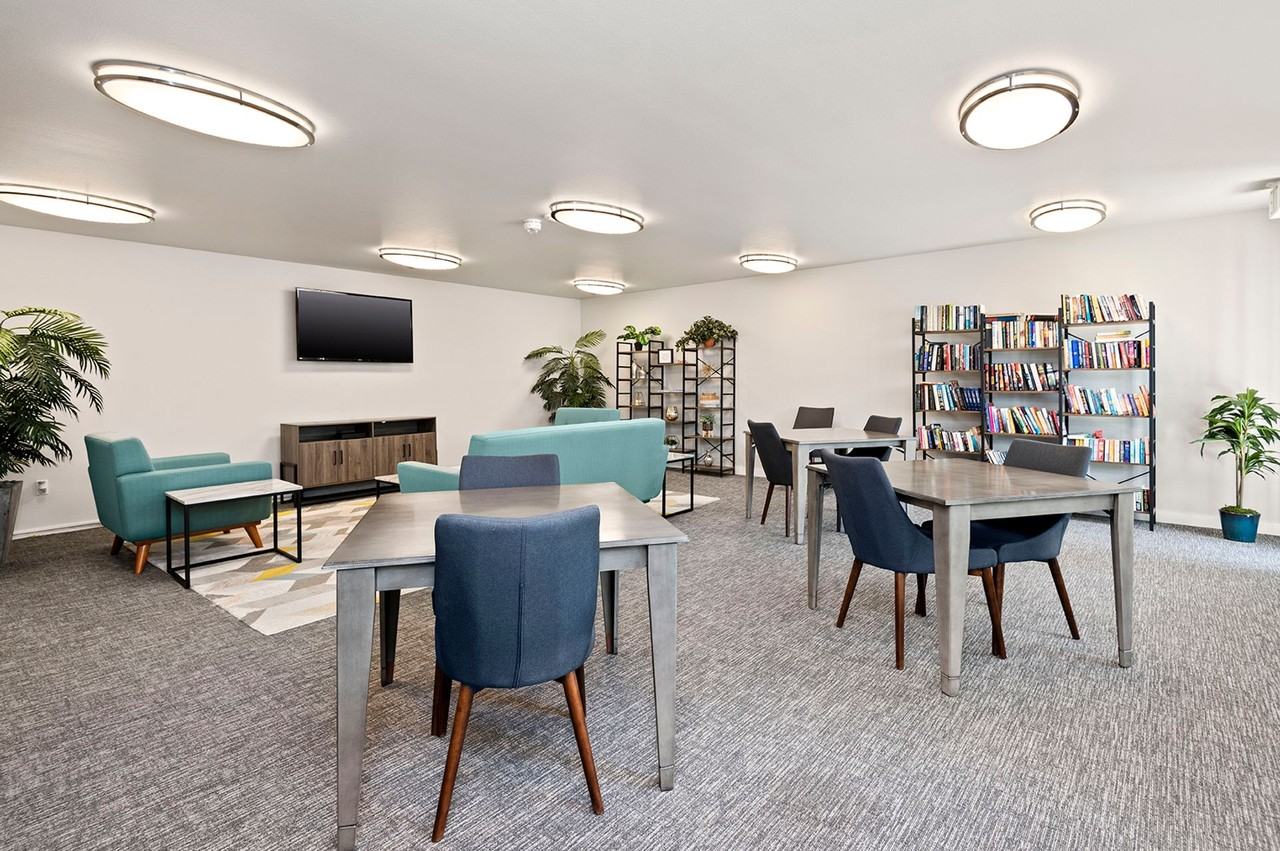 Wavied $250 Amin Fee | Fira Apartments | Gig Harbor, WA - Photo 4 of 12