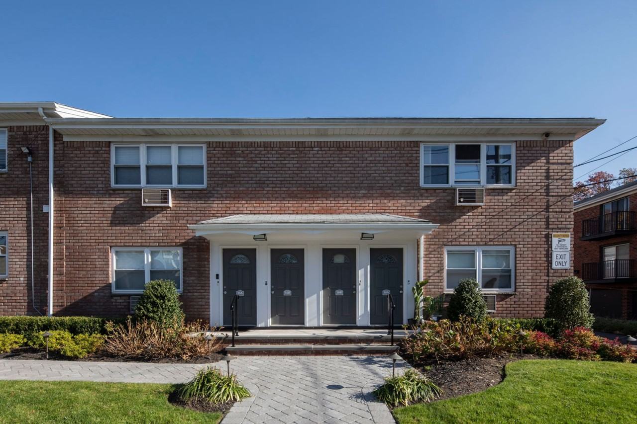 Regency Manor: In - Photo 6 of 27