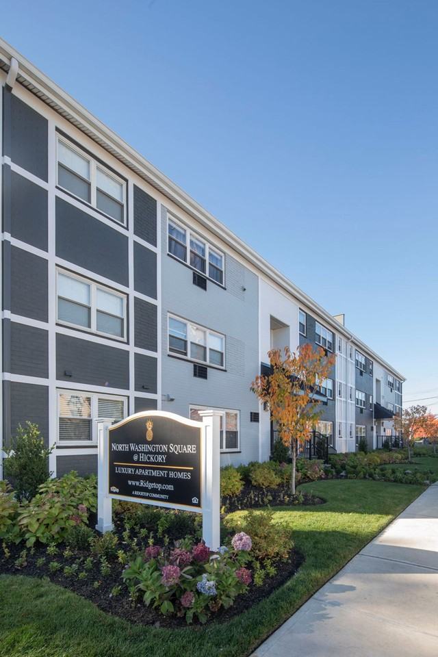 Hickory Manor: In - Photo 2 of 29