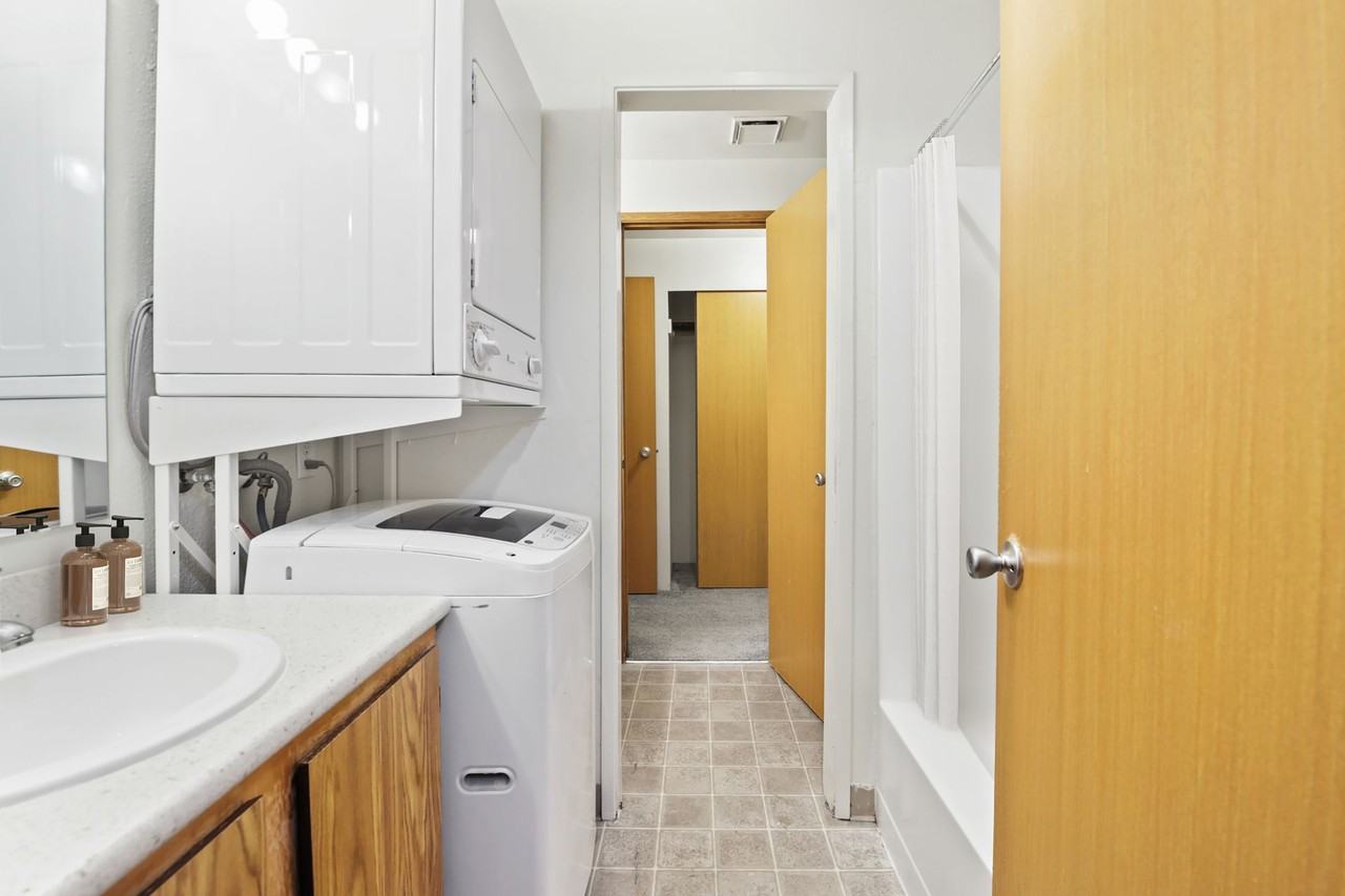 College Park - Photo 4 of 8