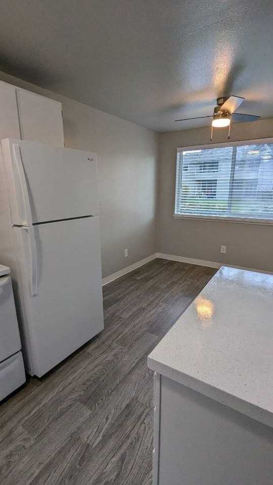 Stillwater Apartments - Photo 6 of 27