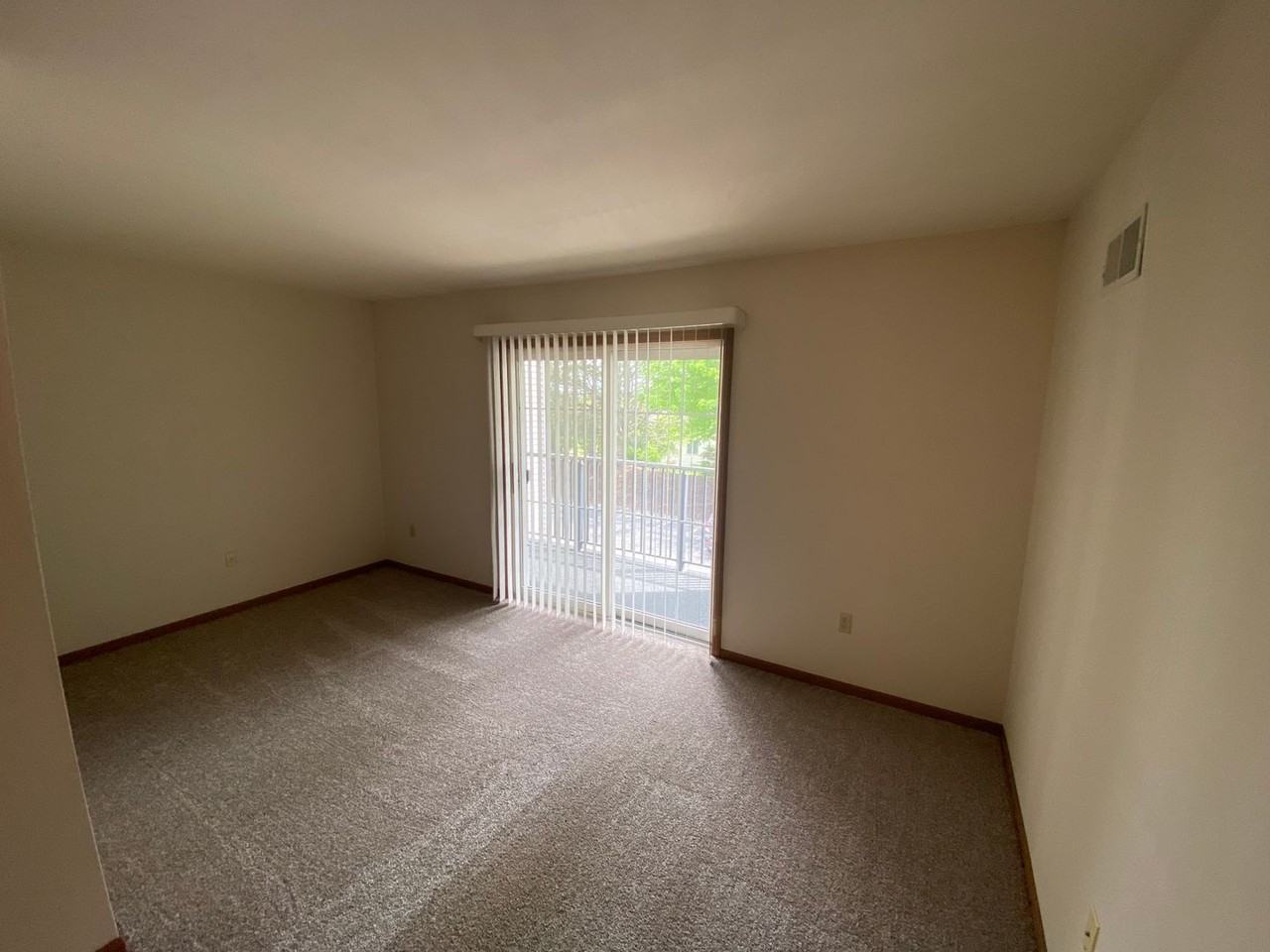 Riverbend East Apartments - Photo 6 of 16