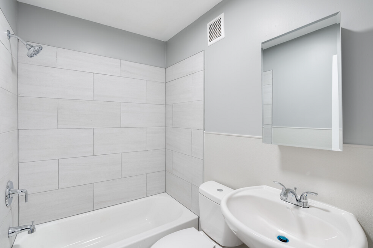 Penn Lee Court Apartments - Photo 5 of 10