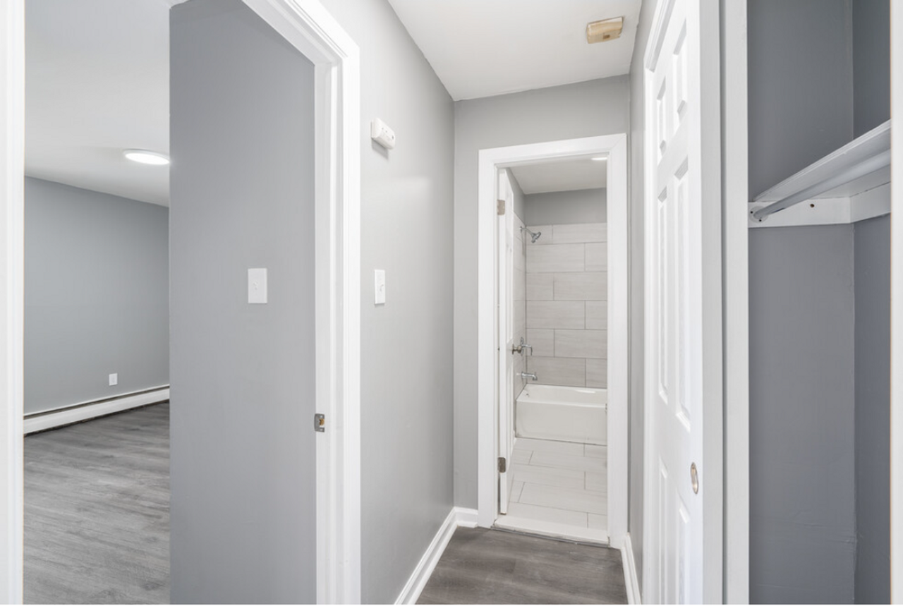 Penn Lee Court Apartments - Photo 6 of 10