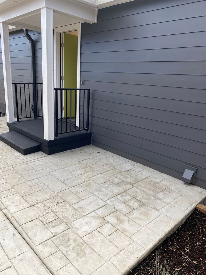 Prescott Courtyard - Photo 4 of 32