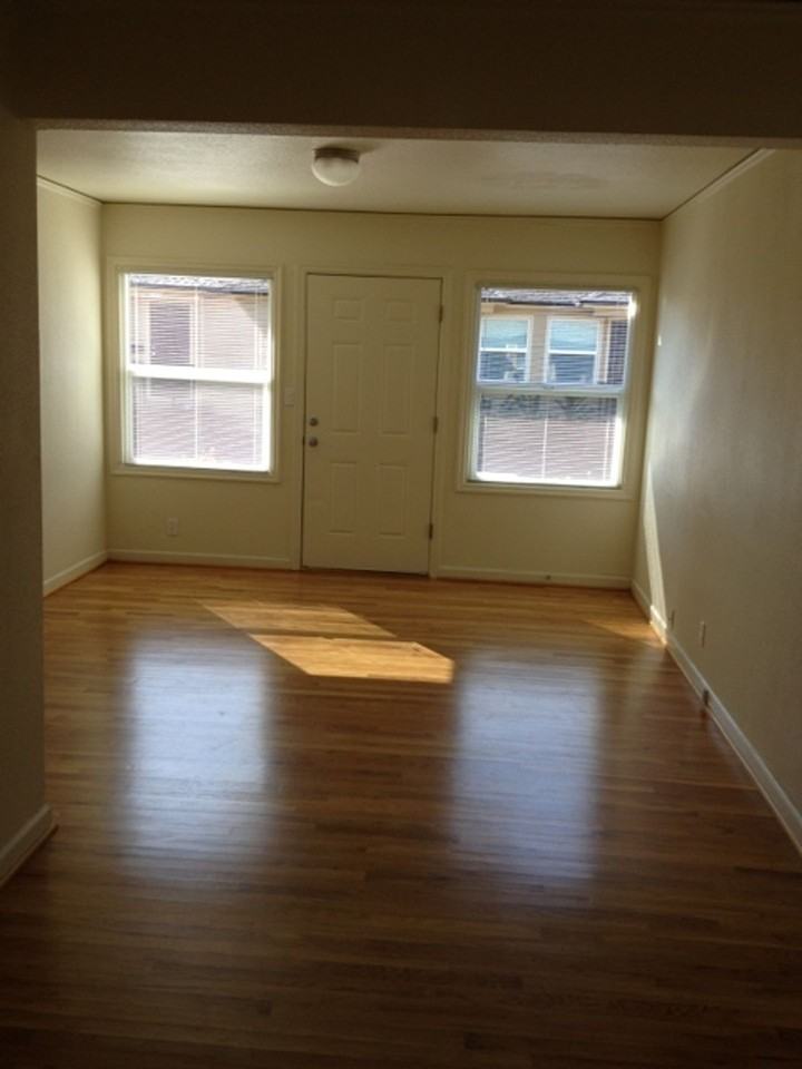 6617 6617 N Greeley  2 - Photo 4 of 23