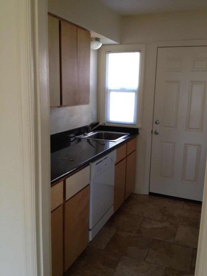 6617 6617 N Greeley  2 - Photo 6 of 23