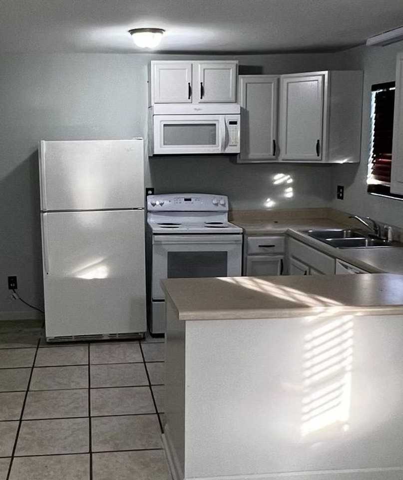 Green Oaks - Photo 2 of 10