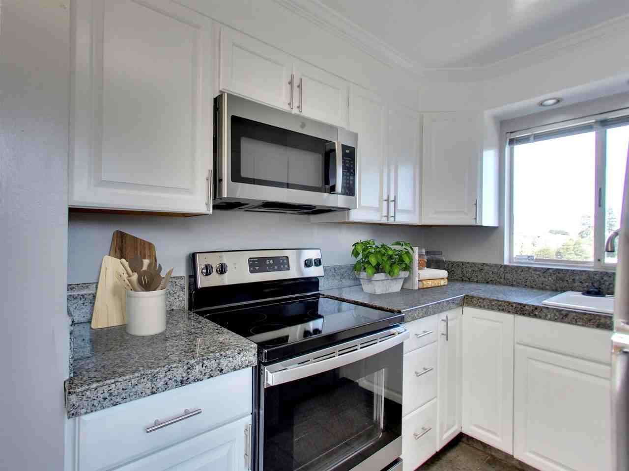275 Vernon - Photo 5 of 15