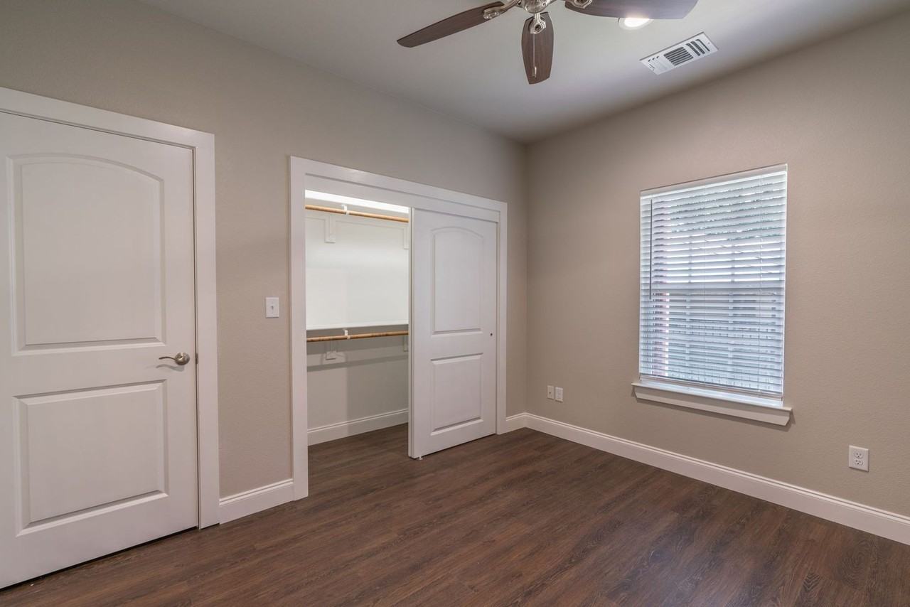 1912 Jackson - Photo 2 of 12