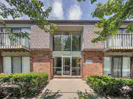 featured image of 1909 Waverly Court