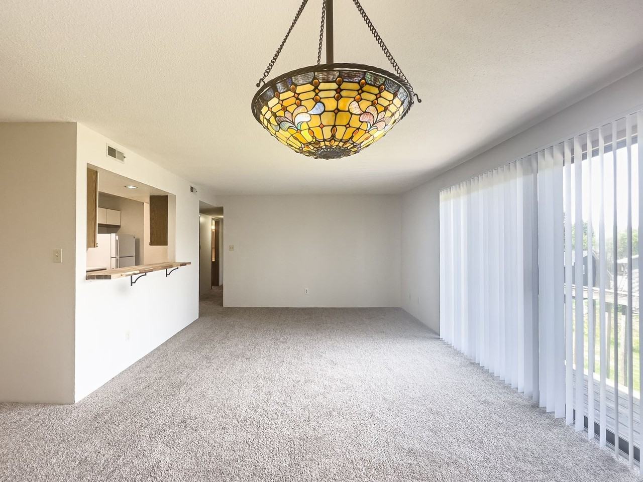 1909 Waverly Ct - Photo 3 of 19