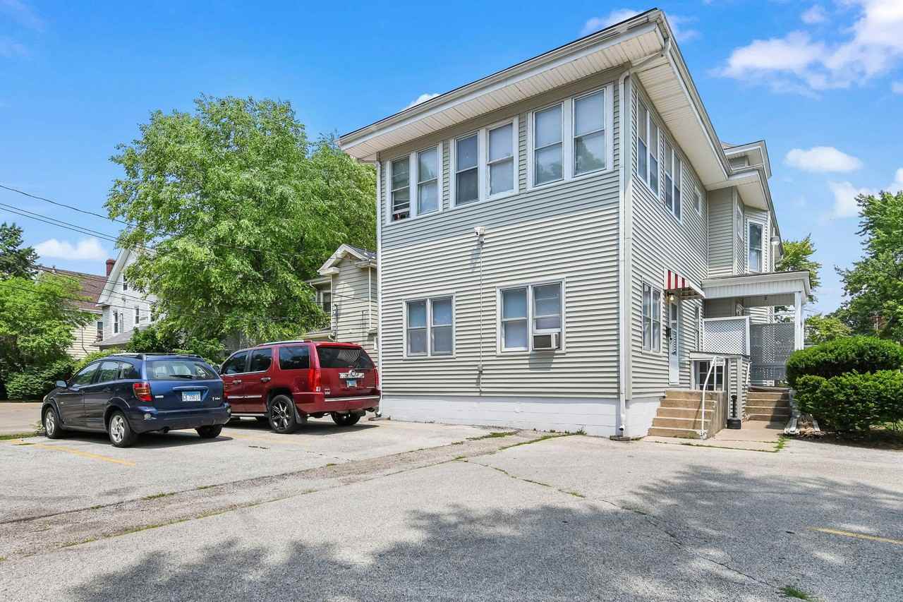 426 South Grand Ave West - Photo 4 of 5