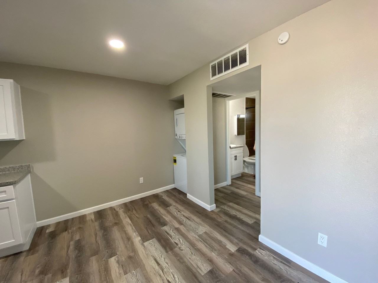 Park Ridge Apartments - Photo 4 of 32