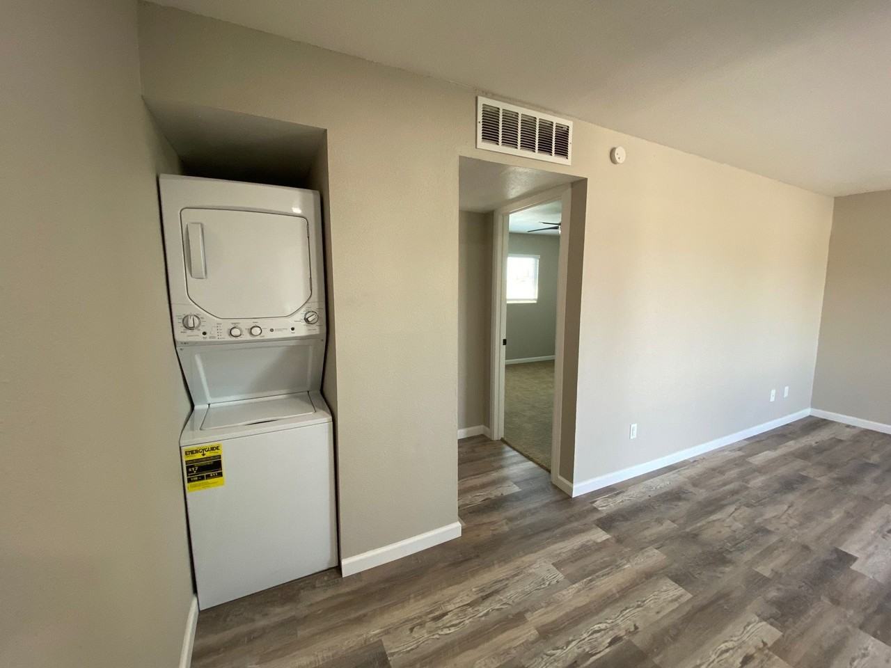 Park Ridge Apartments - Photo 5 of 32