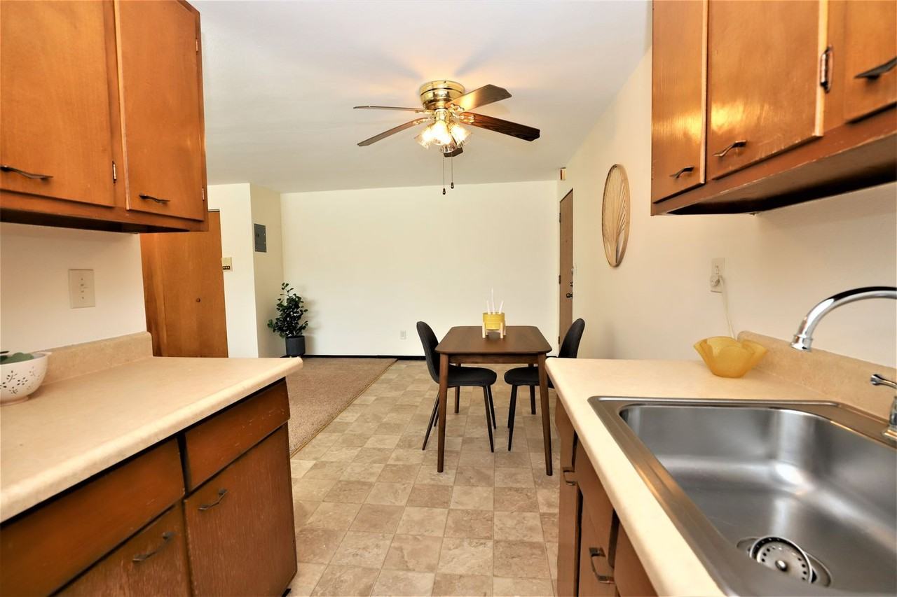 Chowen Plaza Apartments - Photo 7 of 39