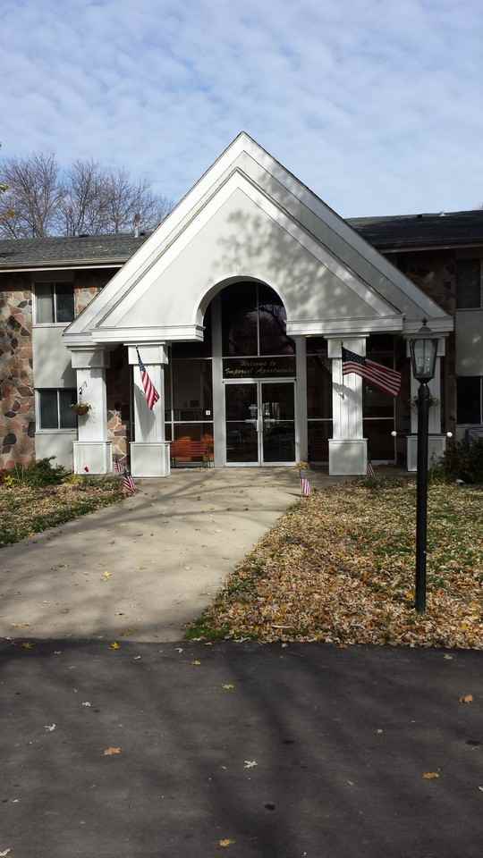 Graceland Gardens Apartment Homes - Photo 2 of 3