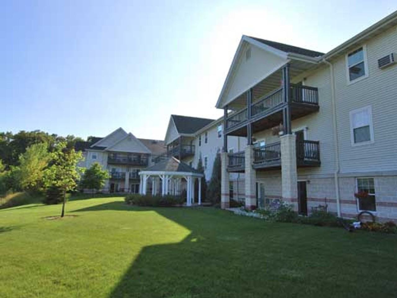 White Oaks Apartment Homes - Photo 4 of 14