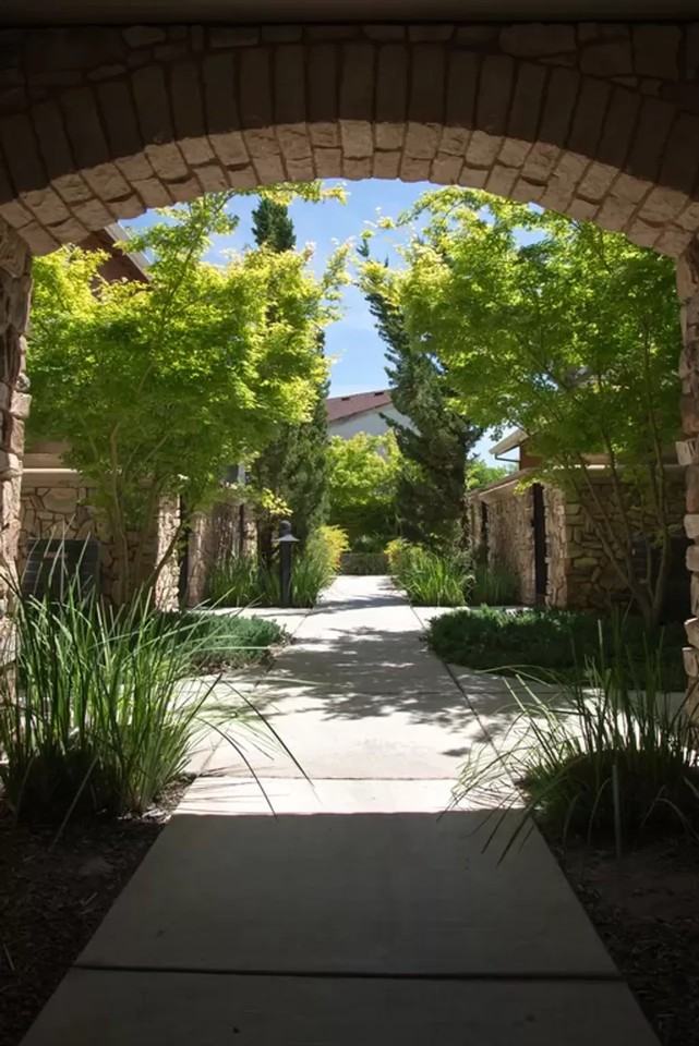 7910 Walerga Rd - Photo 3 of 23