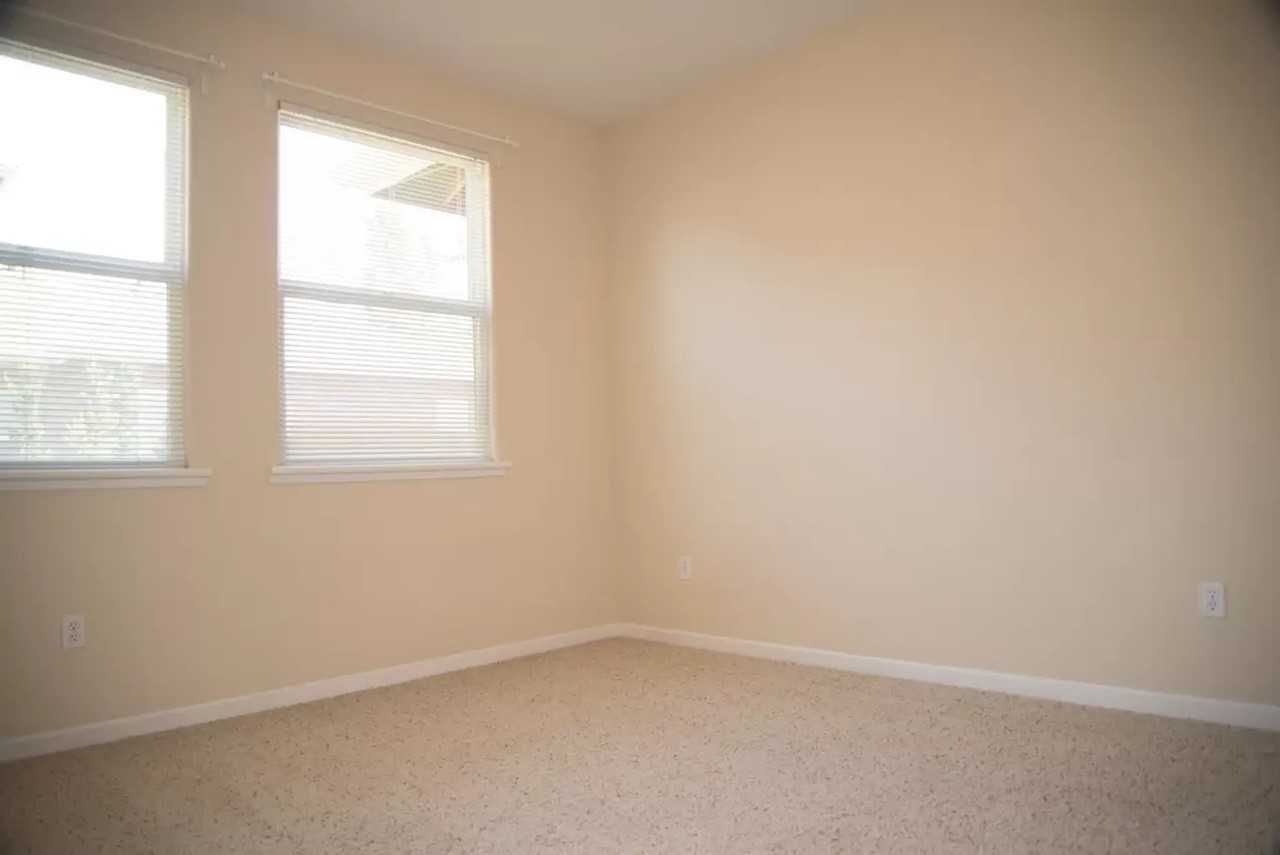 7910 Walerga Rd - Photo 4 of 23