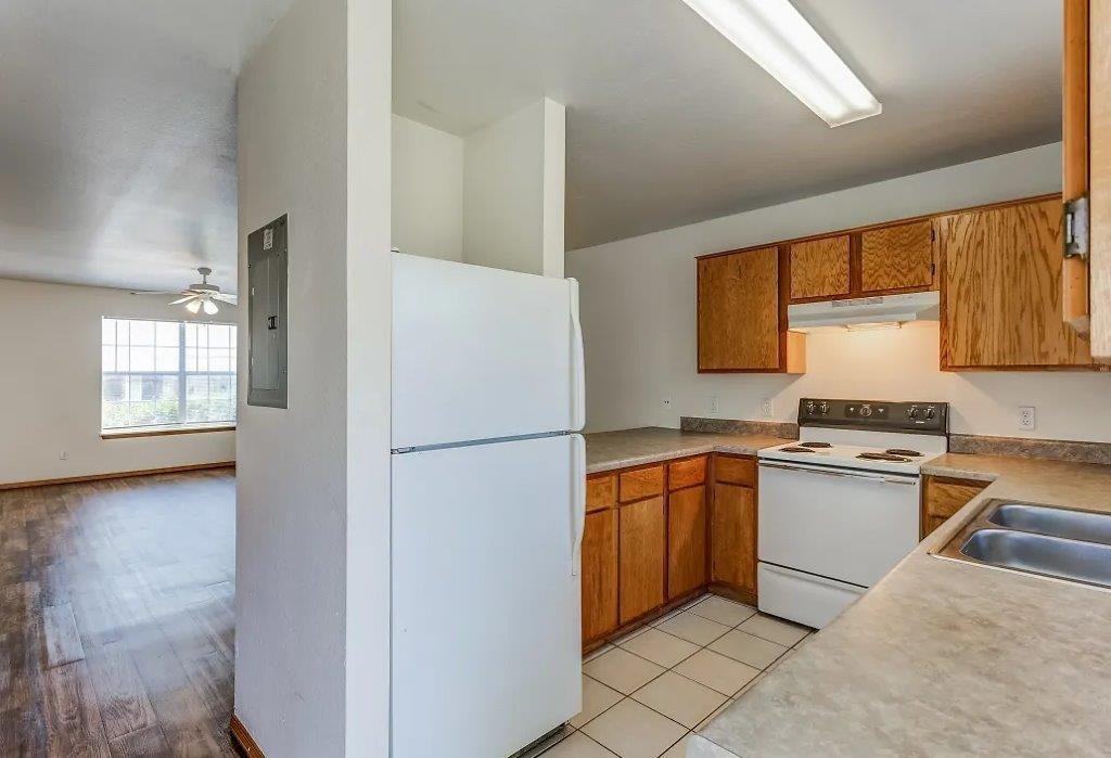 Pleasant Woods Townhomes - Photo 2 of 16