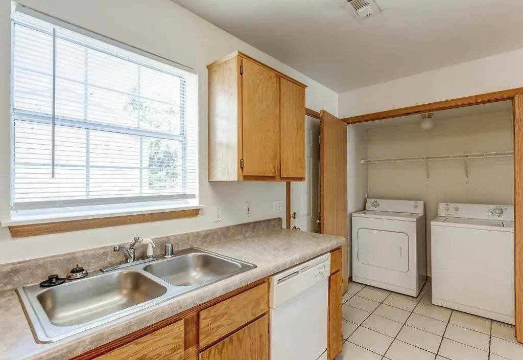 Pleasant Woods Townhomes - Photo 3 of 16