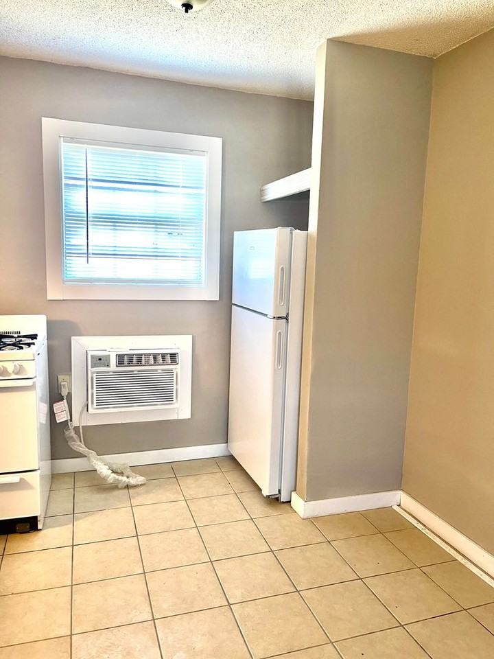 Birch Place Apartments - Photo 2 of 15