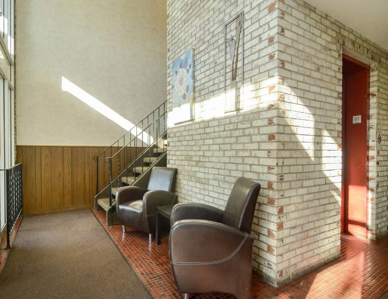 Cobblehill Apartments - Photo 4 of 50