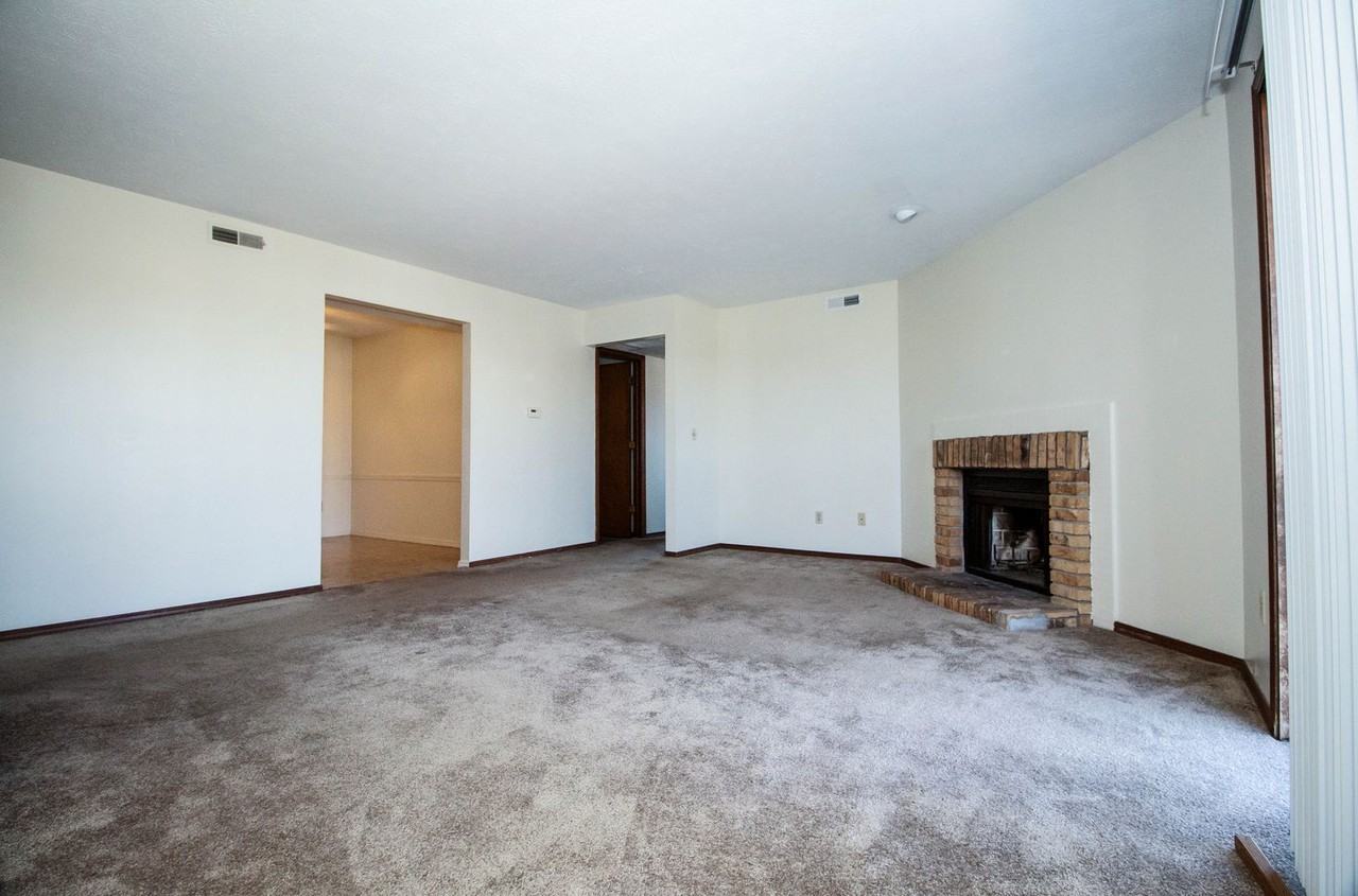 2408 Rainbow Ave - Photo 3 of 13