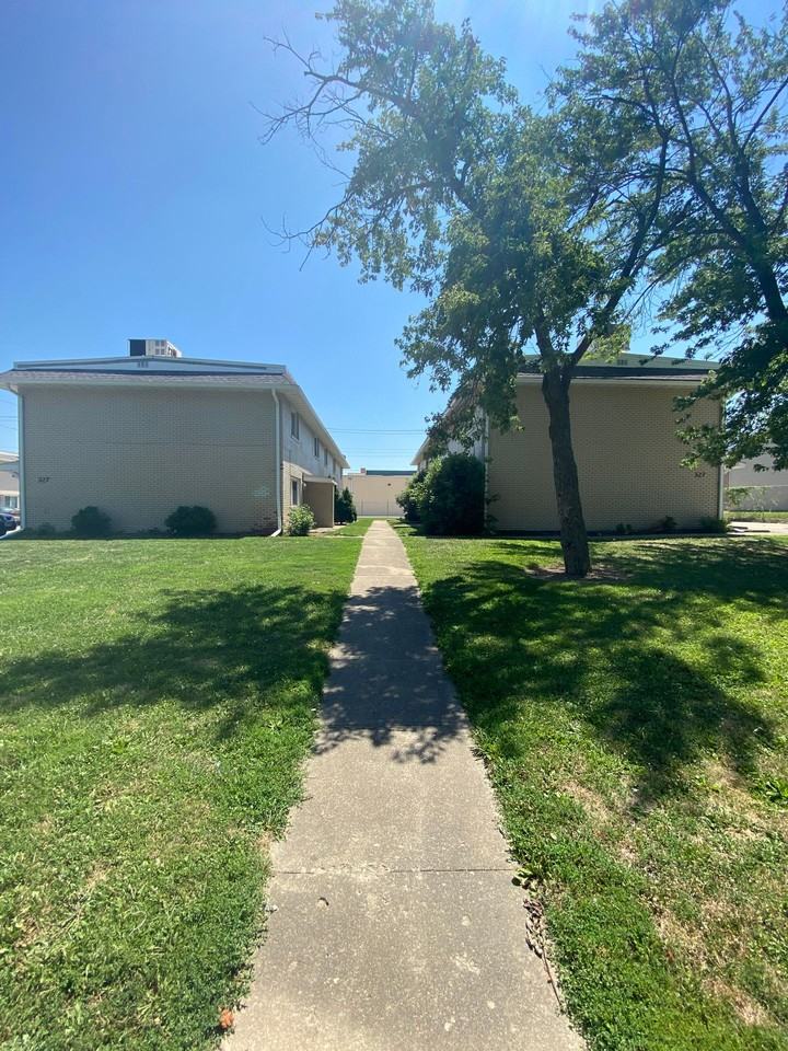 331 Riley Dr. - Photo 2 of 18