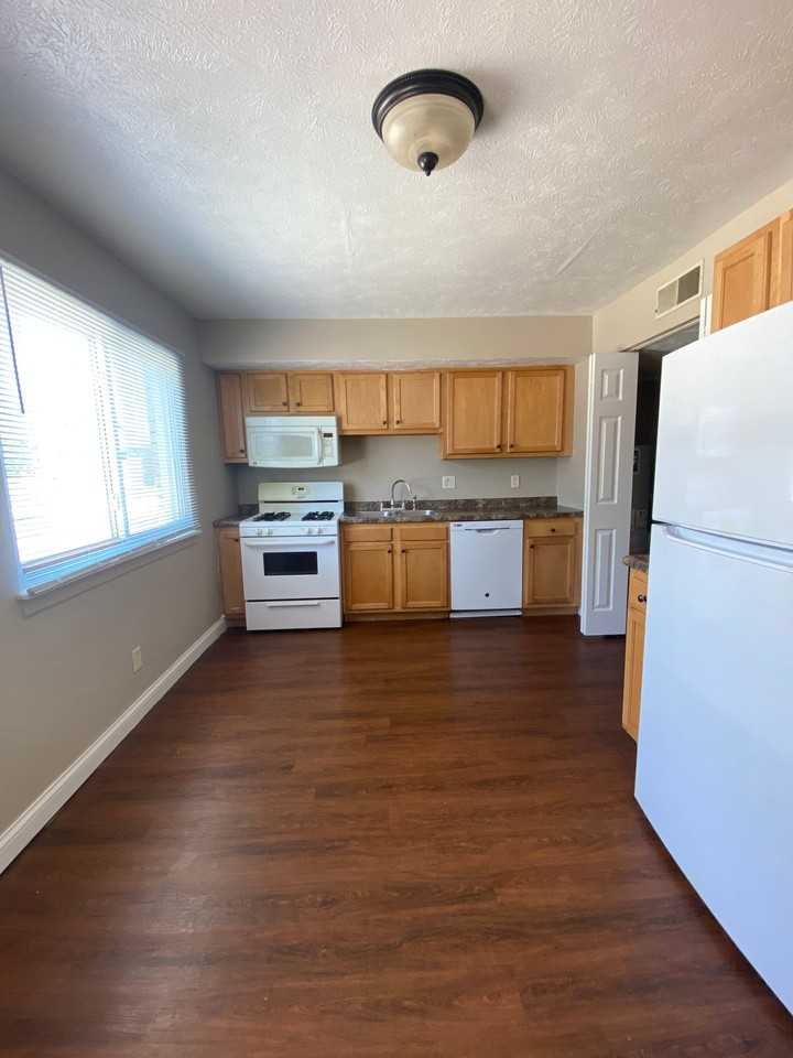 331 Riley Dr. - Photo 7 of 18