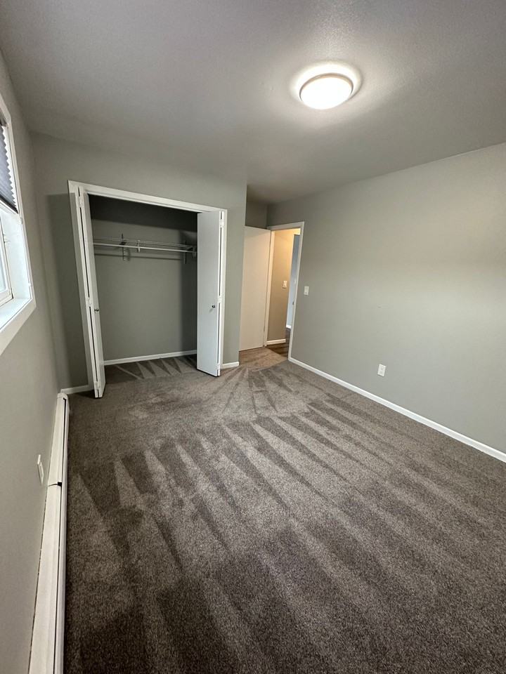 2 Bdm 1B Beautifully Updated - Photo 4 of 10