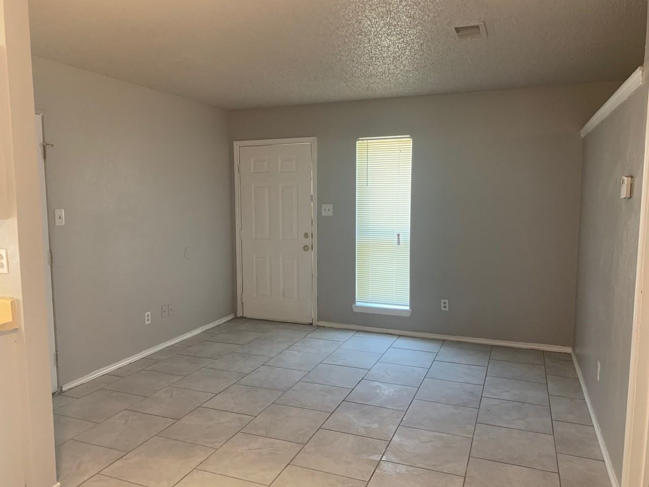 217 N Jefferson St - Photo 3 of 8