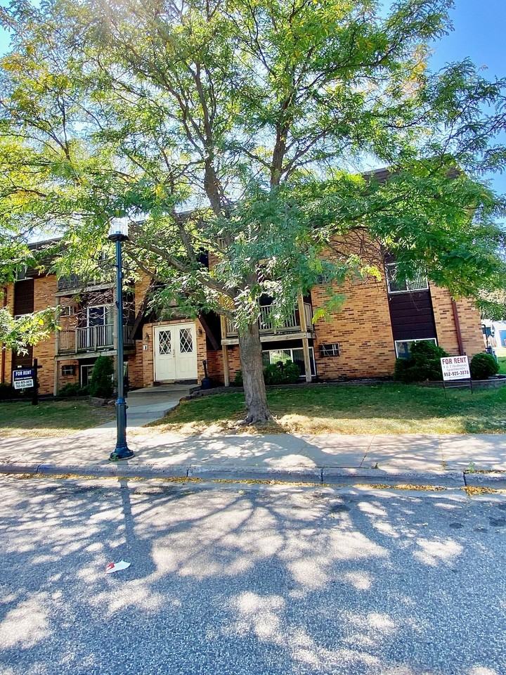 3927 West Broadway - Photo 3 of 14