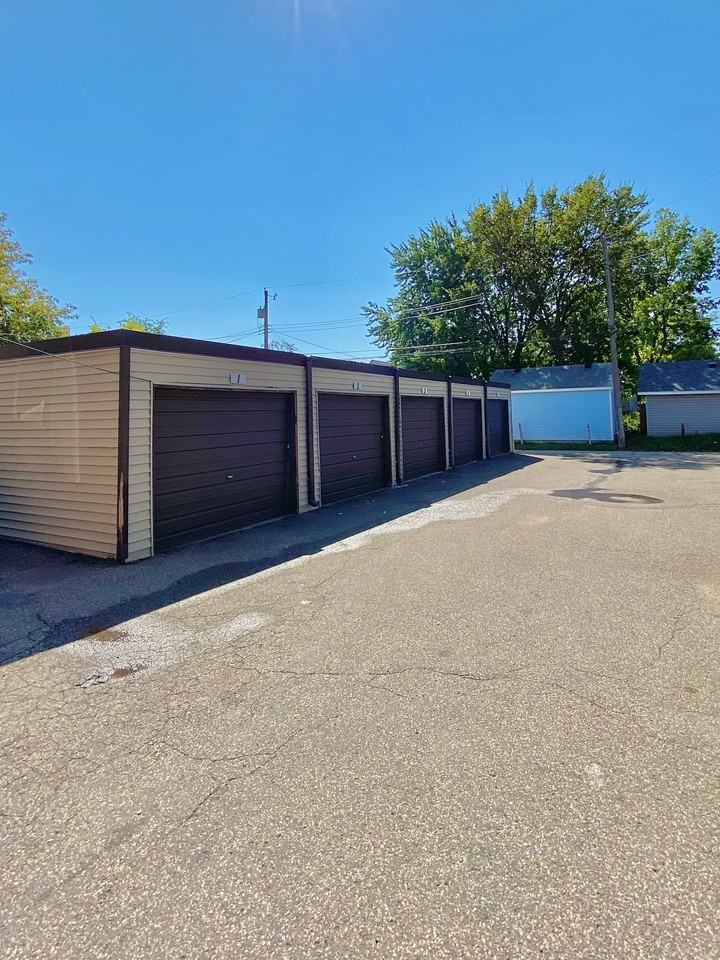 3927 West Broadway - Photo 5 of 14