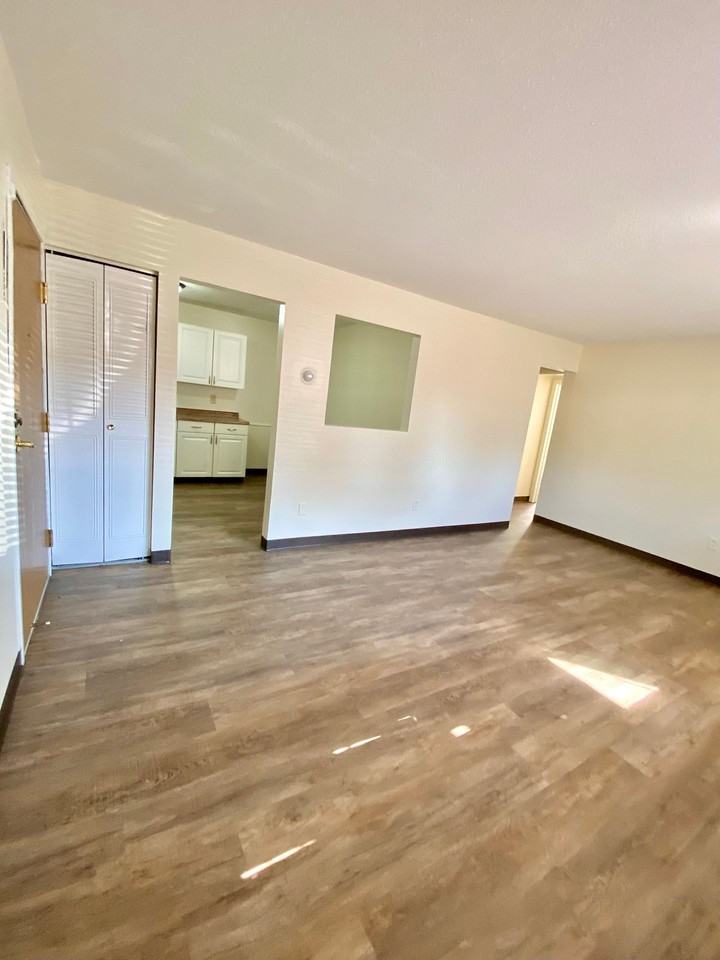 3927 West Broadway - Photo 7 of 14