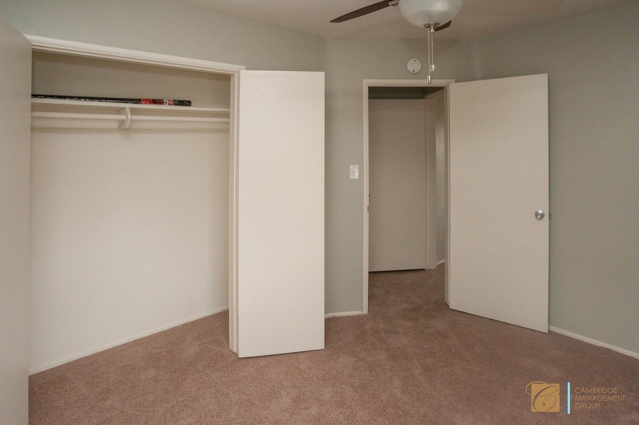 3553 College Avenue - Photo 4 of 12