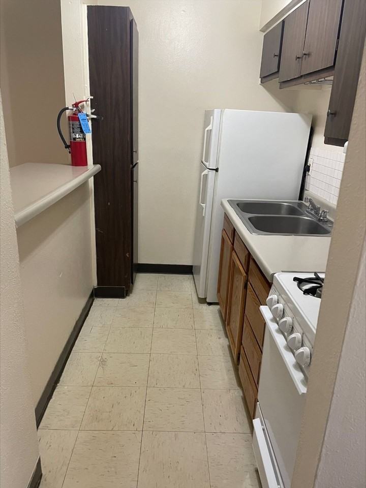 One Bedroom with Off Street parking - Photo 4 of 4