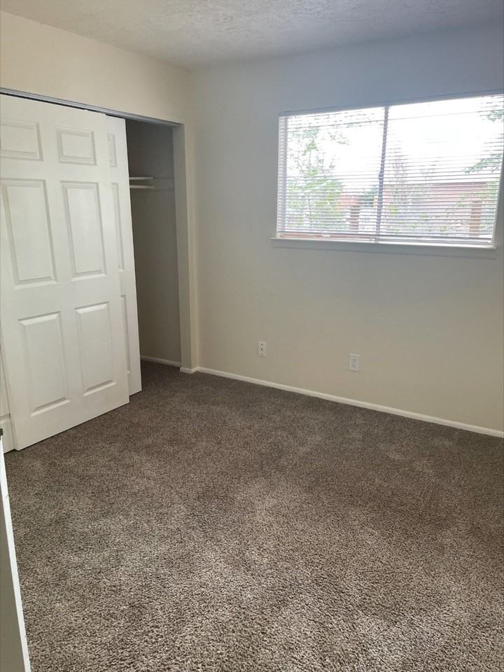 One Bedroom with Off Street parking - Photo 3 of 4