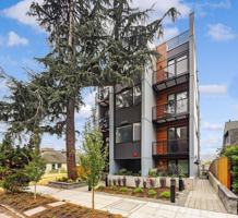 featured image of 2037 Yale Ave E