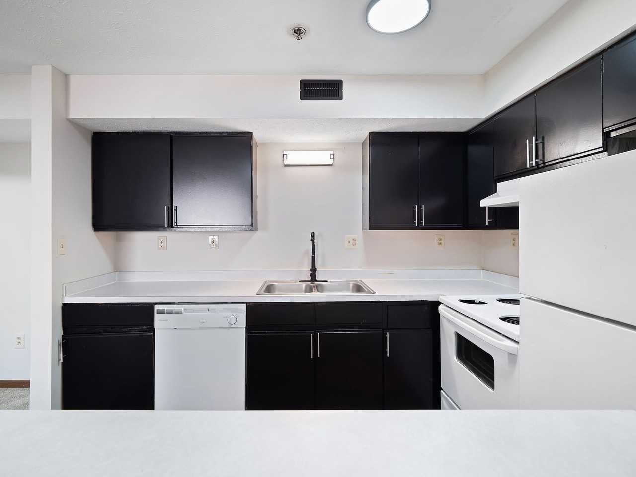 Cedar Knoll Apartments - Photo 3 of 19