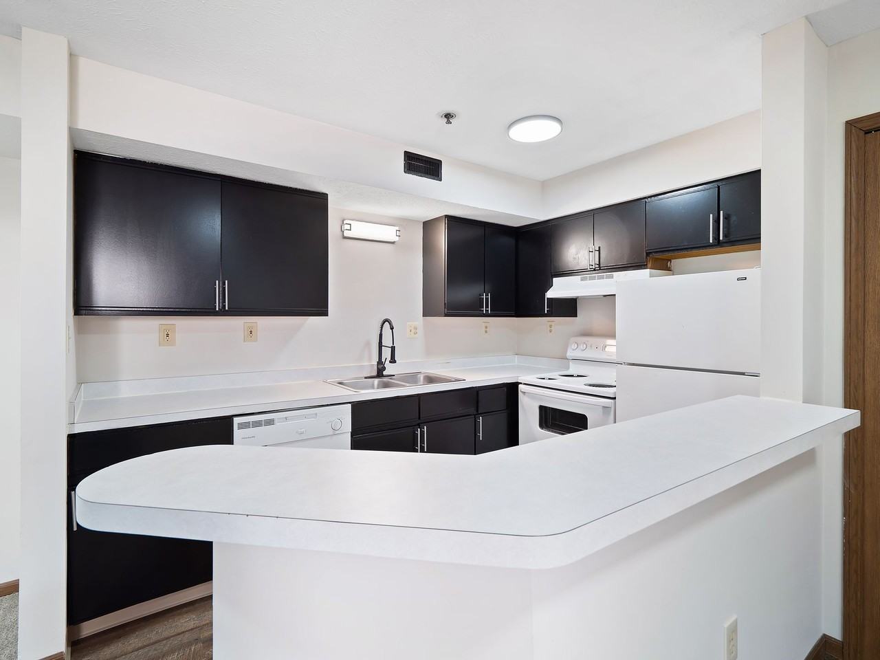 Cedar Knoll Apartments - Photo 5 of 19