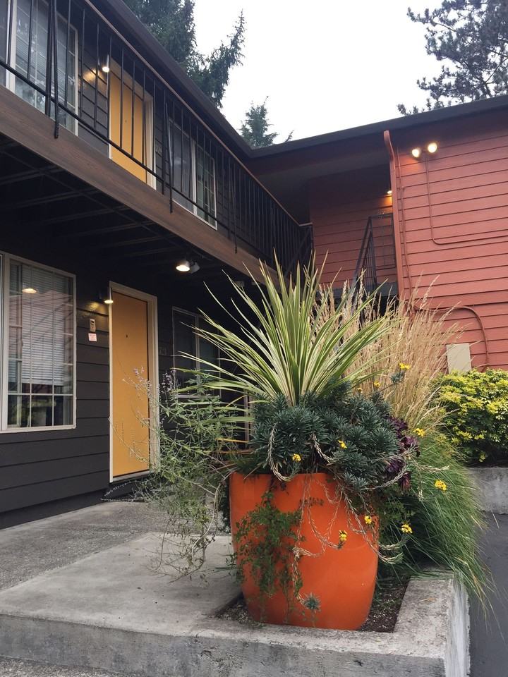 731 Se 29th Ave - Photo 2 of 23