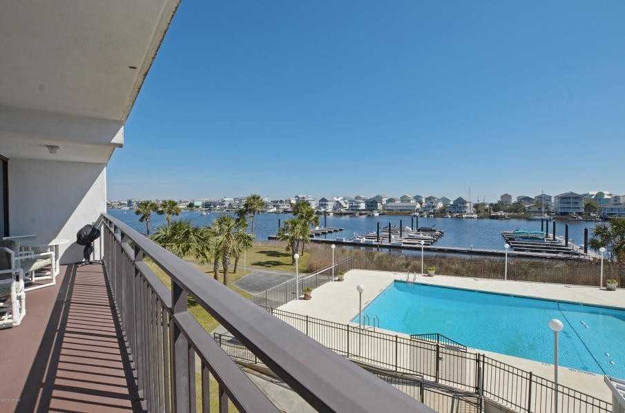 1080 Saint Joseph St - Photo 3 of 45